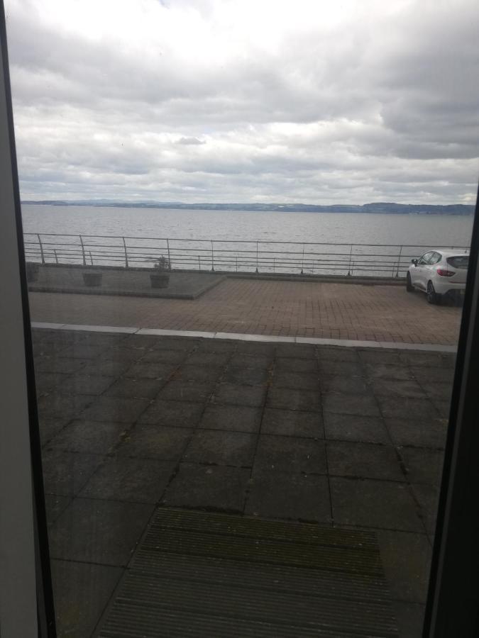 Stunning Waterfront Western Harbour Apartment Edimburgo Exterior foto